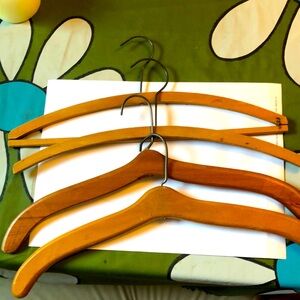 4 wooden hangers